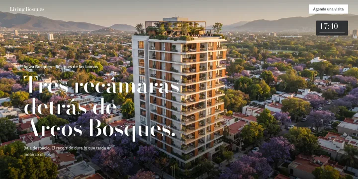 Proyecto: Recorrido cinematográfico de un desarrollo, del aire al anochecer (Página web inmobiliaria · Agwa Bosques · Living Bosques)